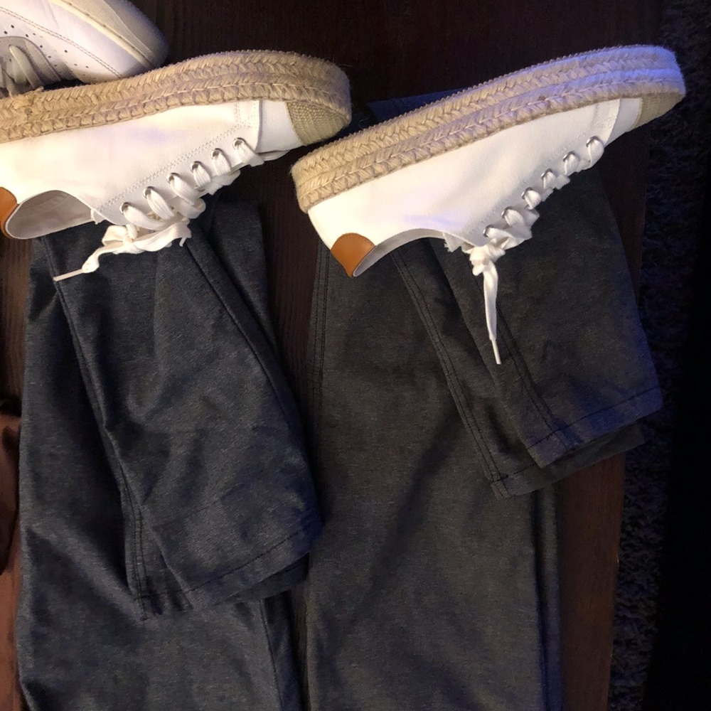 LULULEMON Bundle of Pants/Joggers (XS/Sz28) - Picture 5 of 5